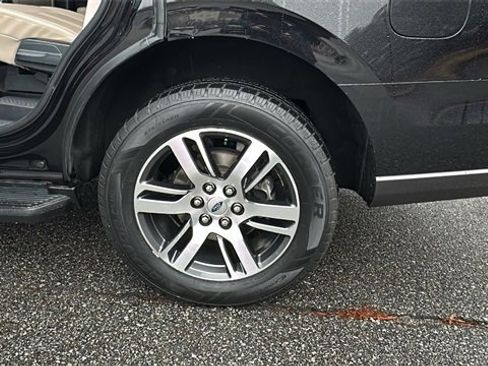 Certified 2023 Ford Expedition Limited image 19