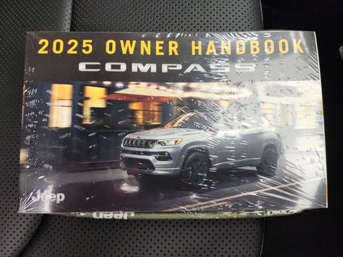 New 2025 Jeep Compass Limited w/ Elite Group AWD/4WD image 32