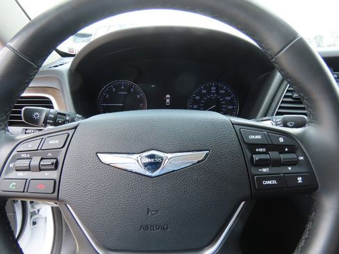 Used 2017 Genesis G80 3.8 w/ Option Group 03 image 28