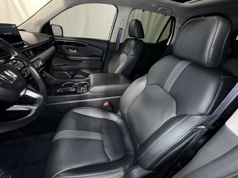 Used 2023 Honda Pilot Touring image 16