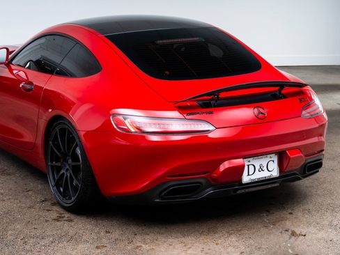 Used 2017 Mercedes-Benz AMG GT S w/ Exclusive Interior Package image 7