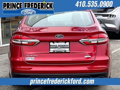 Used 2020 Ford Fusion SE image 4
