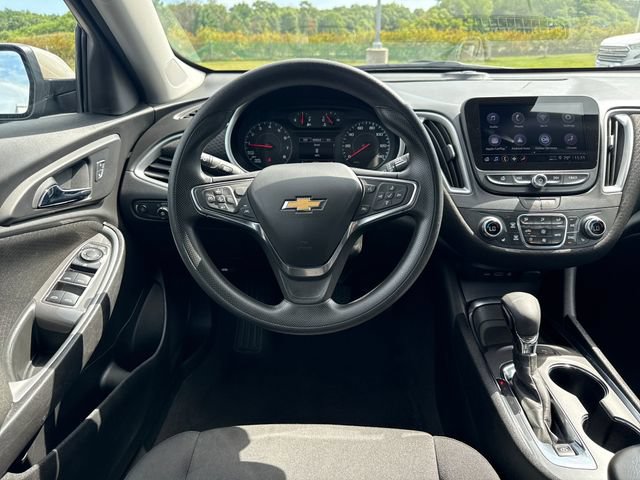 Used 2025 Chevrolet Malibu LT FWD image 14