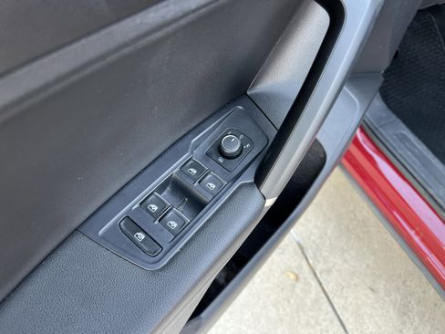 Used 2018 Volkswagen Tiguan SE w/ Panoramic Sunroof Package image 14