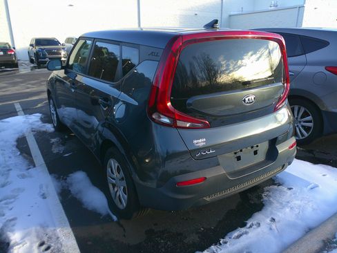 Used 2020 Kia Soul LX image 9