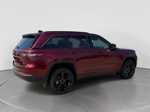 New 2026 Jeep Grand Cherokee Limited w/ Limited Altitude Package AWD/4WD image 4