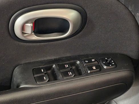 Used 2016 Kia Soul + w/ Designer's Package FWD image 23