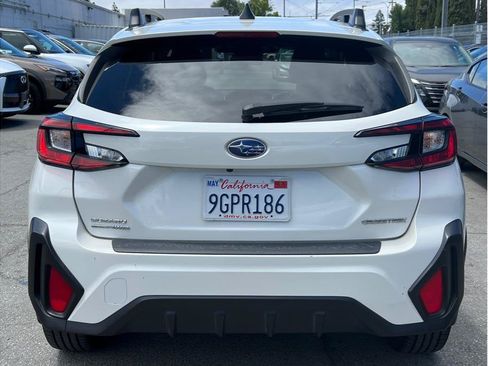 Used 2024 Subaru Crosstrek 2.0i Premium AWD/4WD image 4