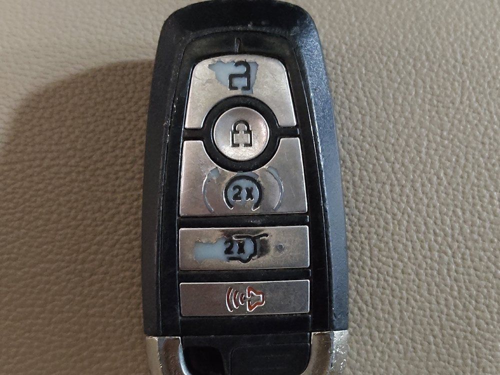 Used 2020 Ford Explorer XLT w/ Equipment Group 202A RWD image 32
