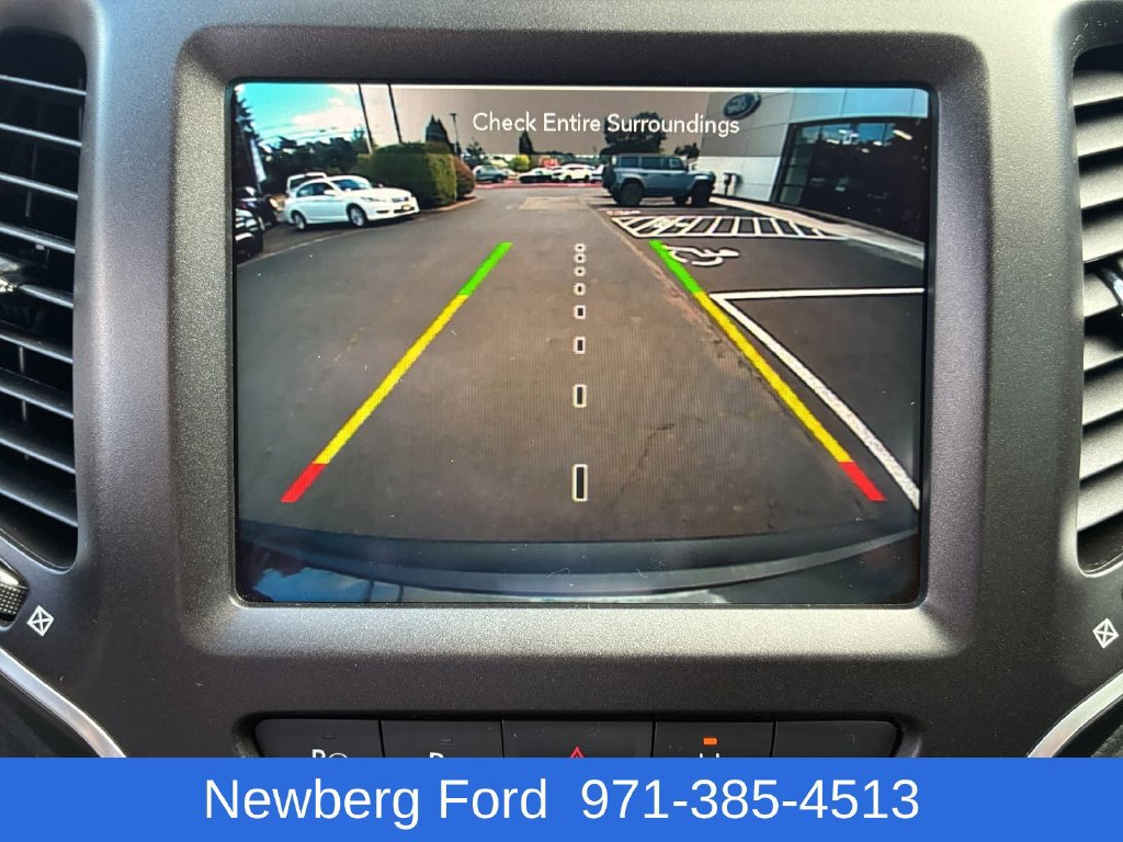 Used 2020 Jeep Cherokee Trailhawk AWD/4WD image 20