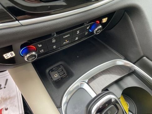 Used 2021 Buick Enclave Premium w/ Sun and Sites Package image 10