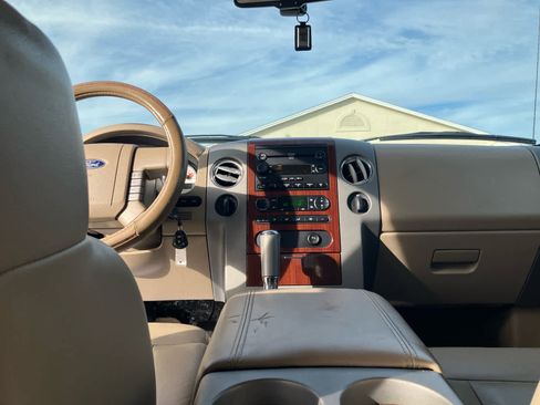 Used 2006 Ford F150 Lariat image 24