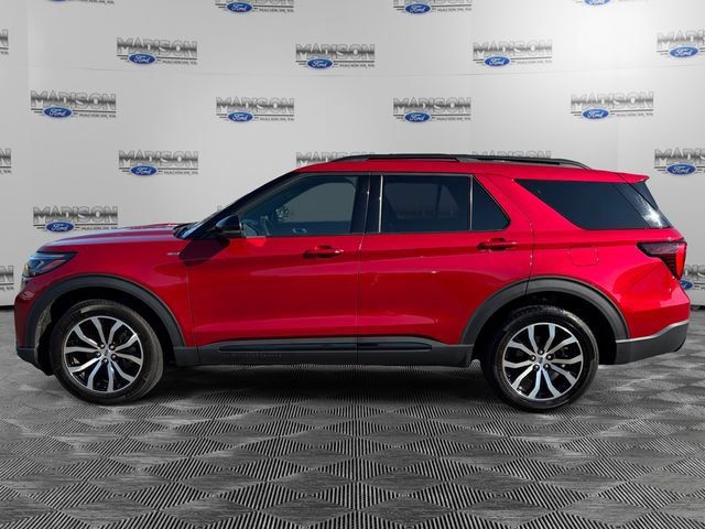 Used 2025 Ford Explorer ST-Line AWD/4WD image 2