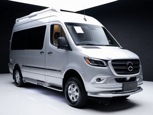 Used 2022 Mercedes-Benz Sprinter 144 Cargo image 96