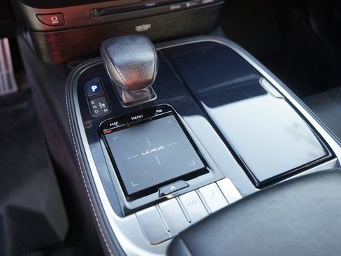 Used 2018 Lexus LS 500 F Sport w/ Accessory Package (Z2) image 24