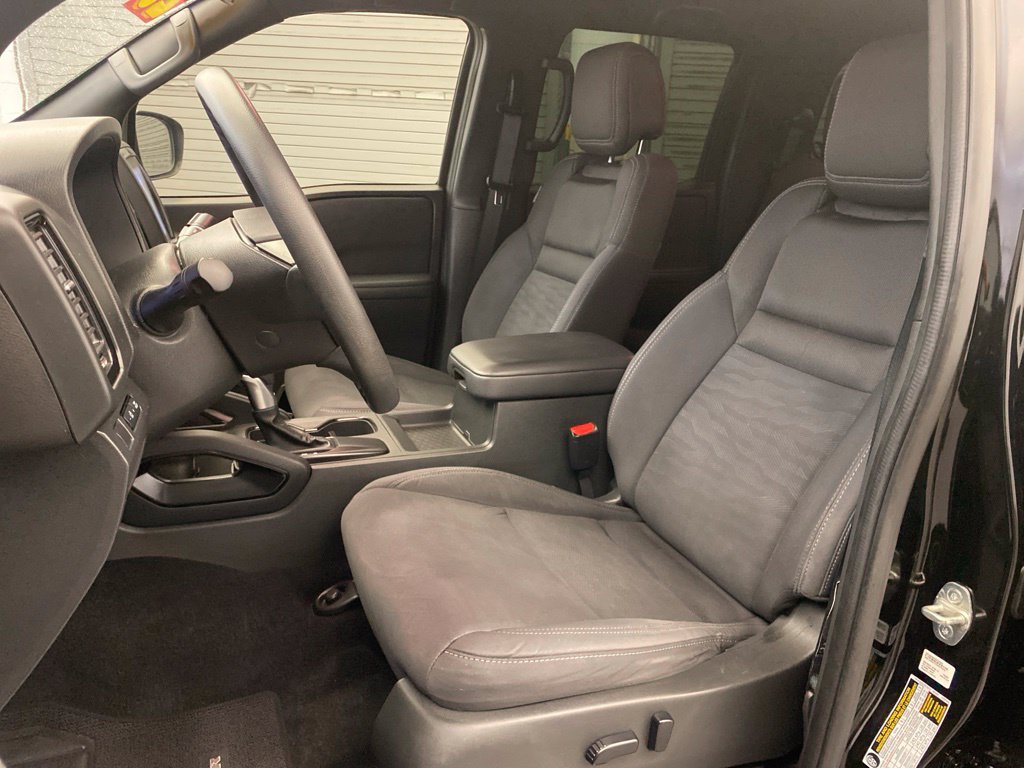 Used 2023 Nissan Frontier SV w/ Midnight Edition Package RWD image 18
