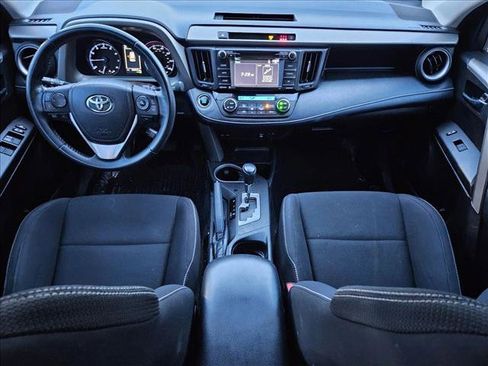 Used 2018 Toyota RAV4 XLE image 19