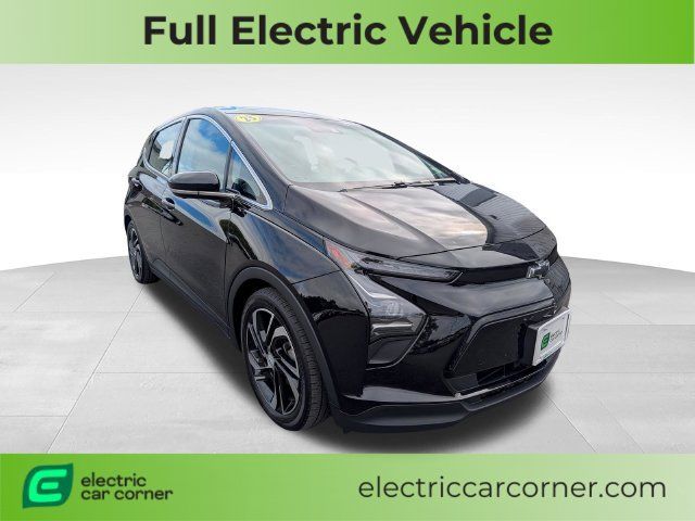 Used 2023 Chevrolet Bolt LT w/ Infotainment Package FWD image 1