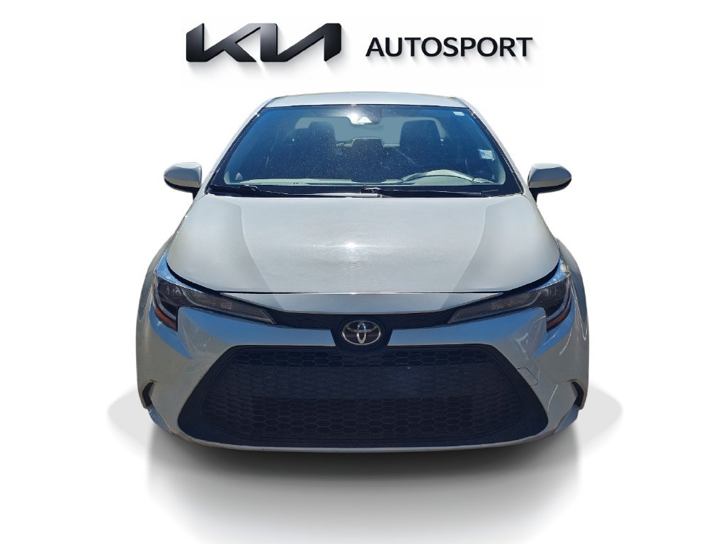 Used 2021 Toyota Corolla LE FWD image 2