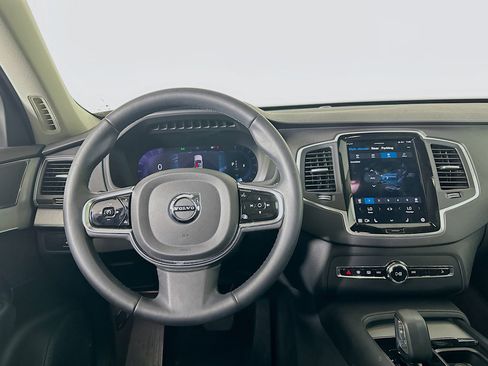 Used 2024 Volvo XC90 B5 Core image 17