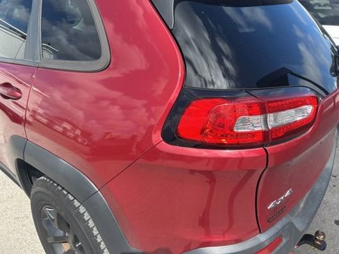 Used 2017 Jeep Cherokee Trailhawk w/ Comfort/Convenience Group image 8