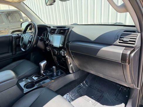 Used 2024 Toyota 4Runner TRD Off-Road Premium AWD/4WD image 25