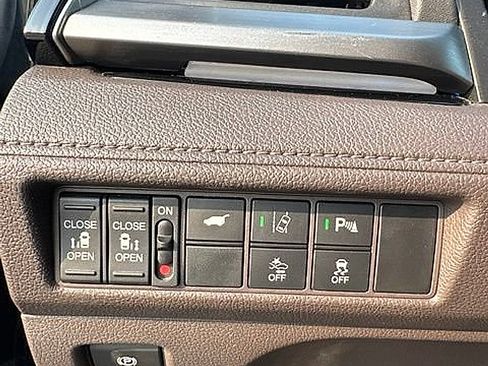 Used 2019 Honda Odyssey Elite image 7