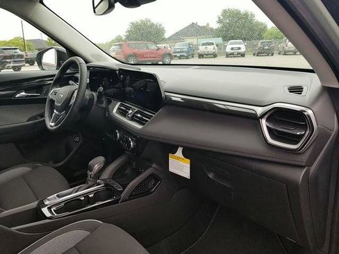 New 2026 Chevrolet TrailBlazer LT w/ Convenience Package FWD image 16