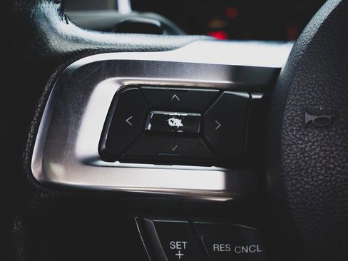 Used 2016 Ford Mustang Coupe image 10