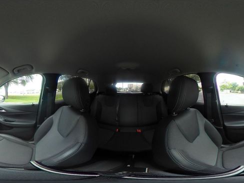 Used 2025 Buick Encore GX Preferred FWD image 37