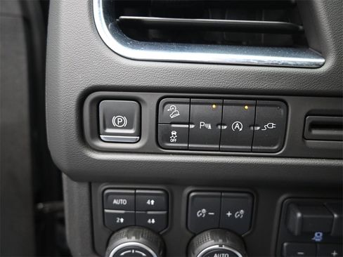 Used 2021 Chevrolet Suburban Z71 w/ Max Trailering Package image 30