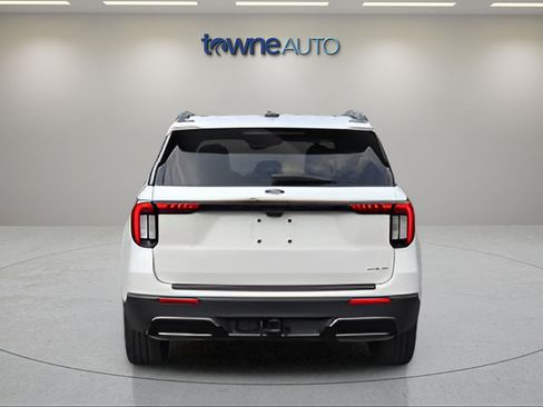 Used 2025 Ford Explorer ST-Line w/ ST-Line Street Pack AWD/4WD image 4