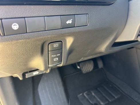 Used 2025 Nissan Murano SV image 10