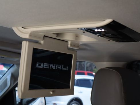 Used 2018 GMC Yukon XL Denali w/ Denali Ultimate Package AWD/4WD image 27