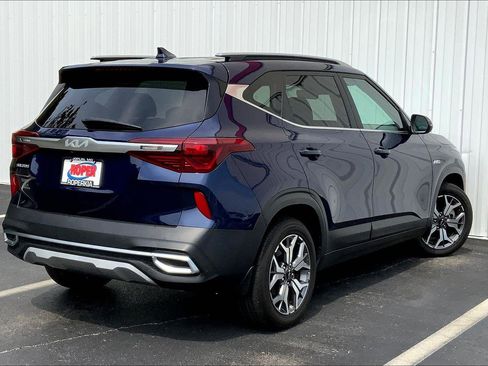 Used 2023 Kia Seltos EX image 10