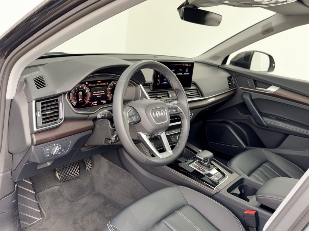 Used 2023 Audi Q5 2.0T Premium Plus w/ Premium Plus Package AWD/4WD image 4