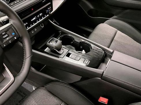 New 2026 Nissan Rogue SV FWD image 9