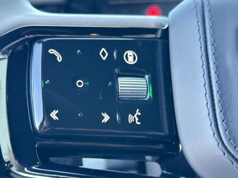 Certified 2026 Land Rover Range Rover Velar Dynamic SE AWD/4WD image 28