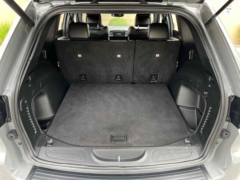 Used 2022 Jeep Grand Cherokee Laredo X RWD image 41