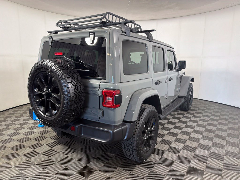Used 2022 Jeep Wrangler Unlimited Sahara w/ Cold Weather Group AWD/4WD image 7