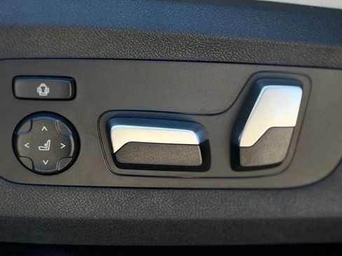 New 2026 BMW X5 xDrive40i w/ M Sport Package AWD/4WD image 16