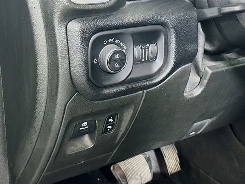 Used 2019 RAM 1500 Big Horn image 16