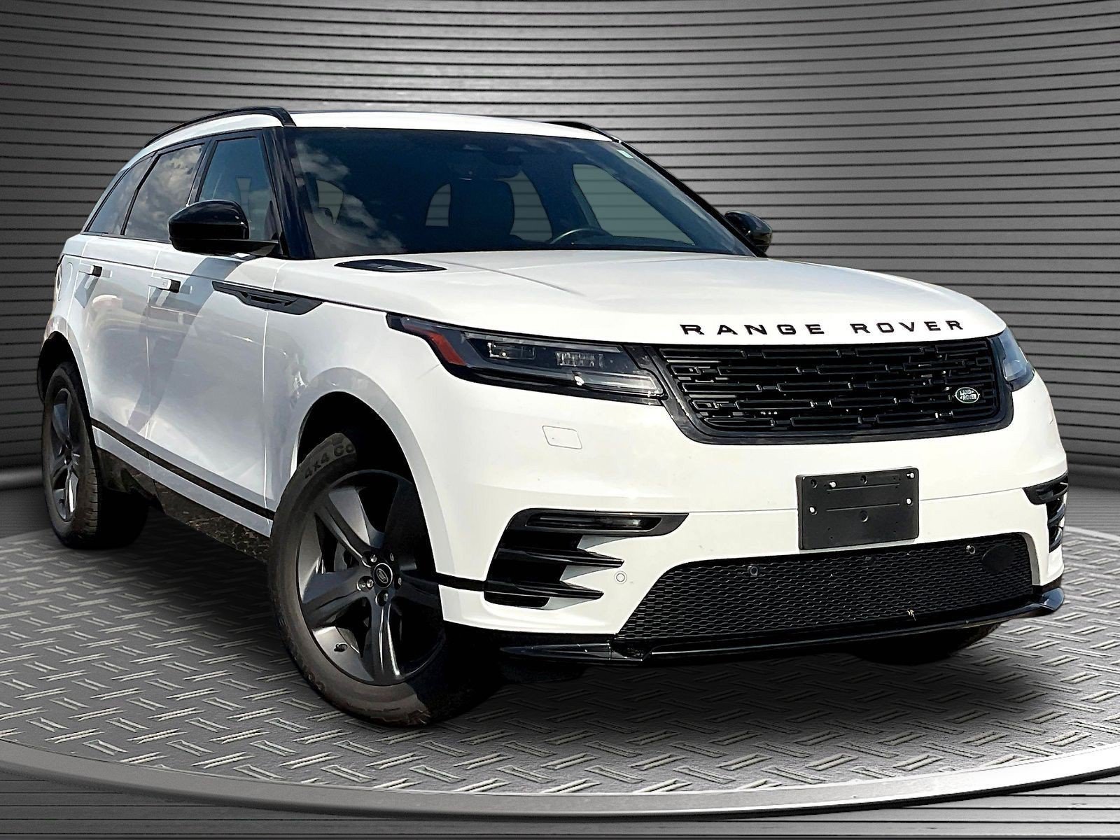 Used 2025 Land Rover Range Rover Velar Dynamic SE AWD/4WD image 1
