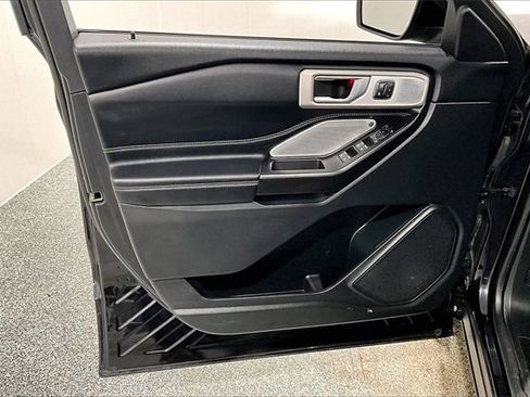 Used 2020 Ford Explorer ST w/ Premium Technology Package image 21