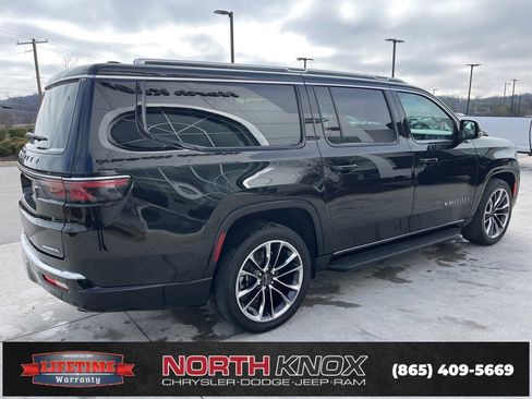 Used 2023 Jeep Wagoneer L Series II w/ Premium Group I image 22