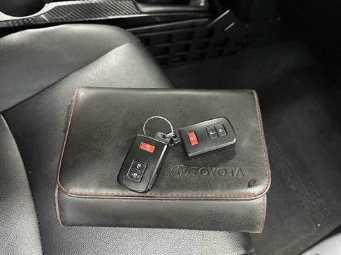 Used 2020 Toyota 4Runner TRD Off-Road Premium w/ Moonroof Package AWD/4WD image 24