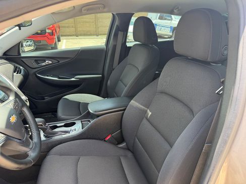 Used 2024 Chevrolet Malibu RS FWD image 17