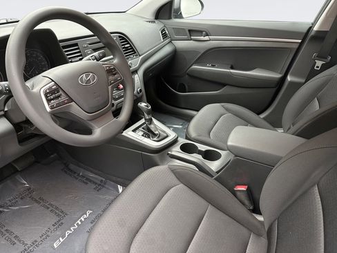 Used 2018 Hyundai Elantra SE image 10