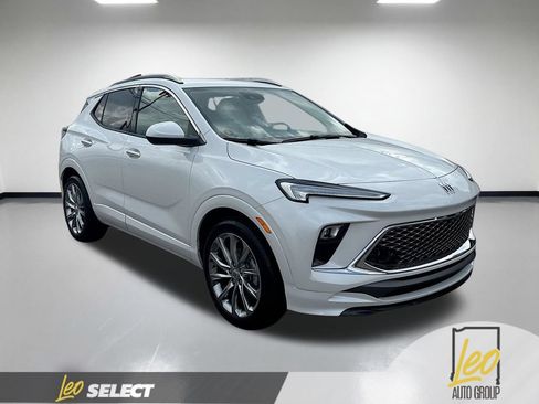 Used 2024 Buick Encore GX Avenir w/ Avenir Convenience Package FWD image 5