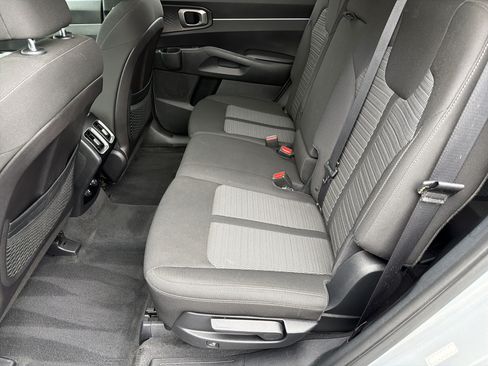 Used 2022 Kia Sorento LX AWD/4WD image 18